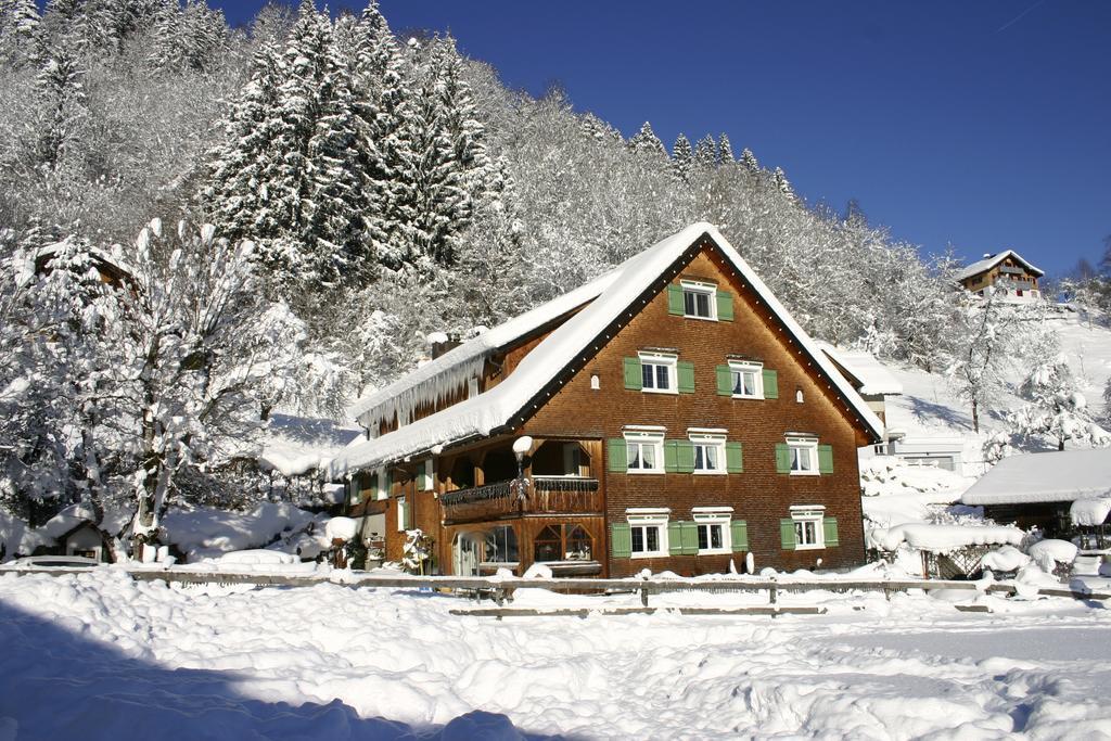 Hotel Gasthaus Schaefle Buerserberg Ngoại thất bức ảnh