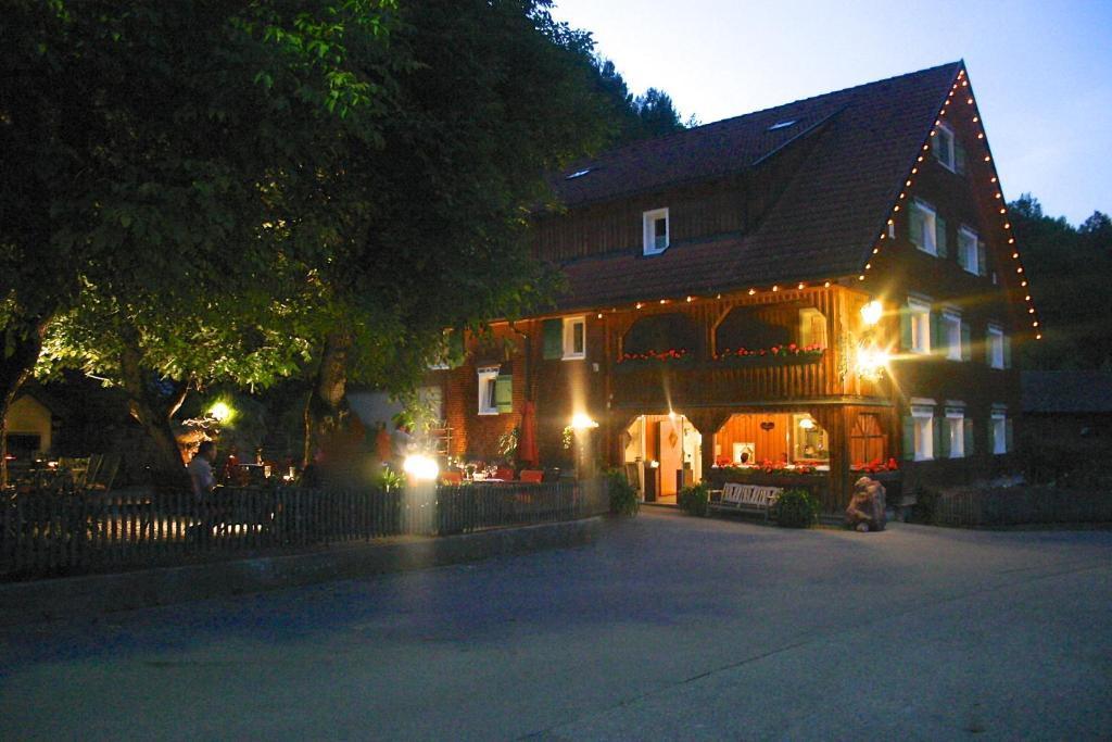 Hotel Gasthaus Schaefle Buerserberg Ngoại thất bức ảnh