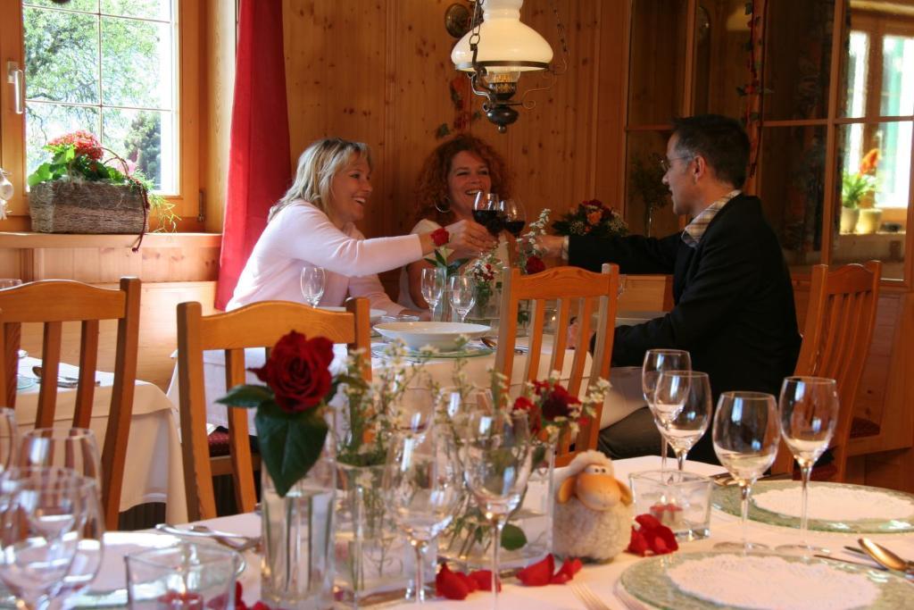 Hotel Gasthaus Schaefle Buerserberg Ngoại thất bức ảnh